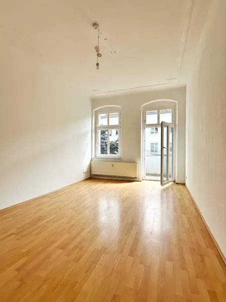 1-Zimmerwohnung mit Balkon in attraktiver Lage von Schöneweide! — photo 1
